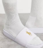 Polo Ralph Lauren - Slider in Weiß mit goldfarbenem Logo, exklusiv bei ASOS