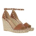 Valentino Garavani Espadrilles - Wedge Rockstud Sandals - in brown - für Damen