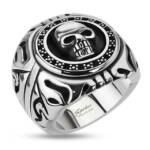 BUNGSA Fingerring Ring Totenkopf Silber aus Edelstahl Herren (Ring, 1-tlg), Damen Herren