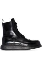 Alexander McQueen Stiefel mit Budapestermuster - Schwarz