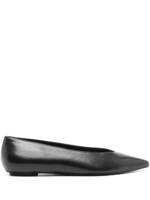 Stuart Weitzman Ballerinas mit spitzer Kappe - Schwarz