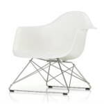 Vitra - Eames Plastic Armchair LAR, verchromt / weiß (Filzgleiter basic dark)