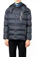 MONCLER Daunenjacke Bauges Mantel Bomber Parka mit Kapuze 4XL 90% Daunen und 10% Federn für optimalen Wärmeschutz