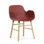 Normann Copenhagen - Form Armlehnstuhl, Gestell Eiche / rot