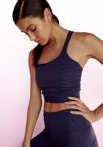 LASCANA ACTIVE Crop-Top Sporttop mit gekreutzten Trägern und Rundhalsausschnitt